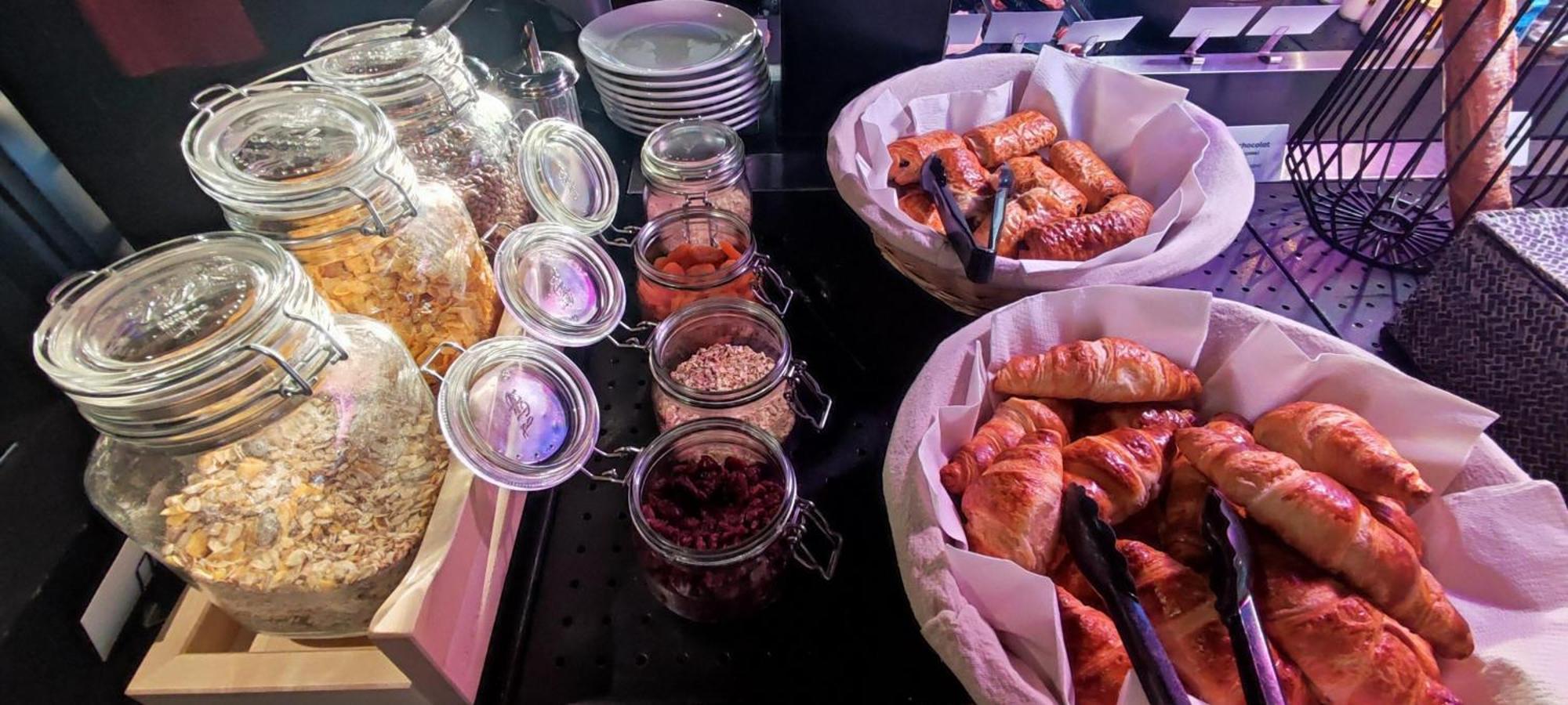 南佩皮尼昂钟楼酒店 外观 照片